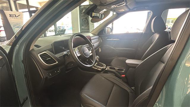 new 2025 Kia Seltos car, priced at $31,615