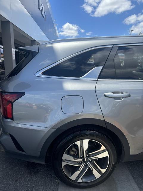 used 2023 Kia Sorento Plug-In Hybrid car, priced at $26,795