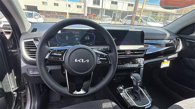 new 2025 Kia Seltos car, priced at $29,815