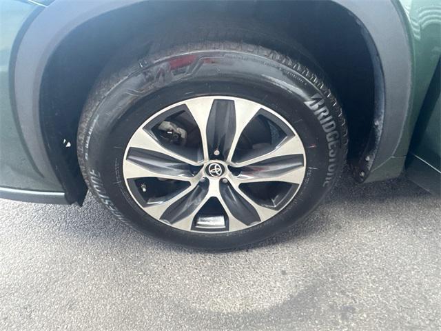 used 2023 Toyota Highlander car, priced at $34,895