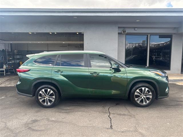 used 2023 Toyota Highlander car, priced at $34,895