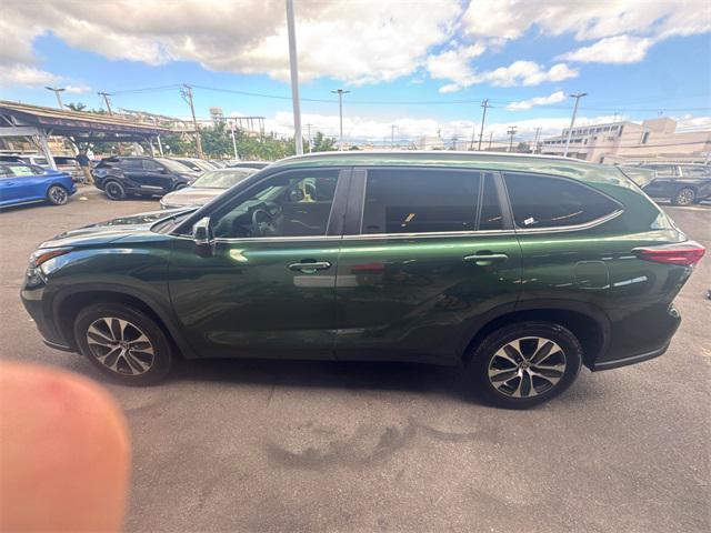 used 2023 Toyota Highlander car, priced at $34,895