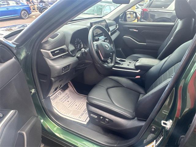 used 2023 Toyota Highlander car, priced at $34,895