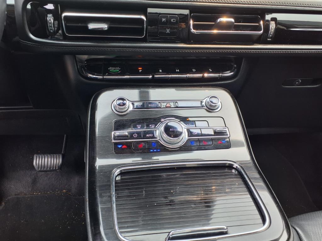 used 2023 Lincoln Nautilus car, priced at $35,599