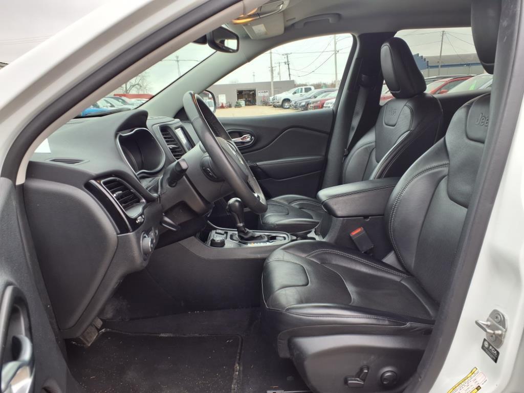 used 2023 Jeep Cherokee car, priced at $22,991