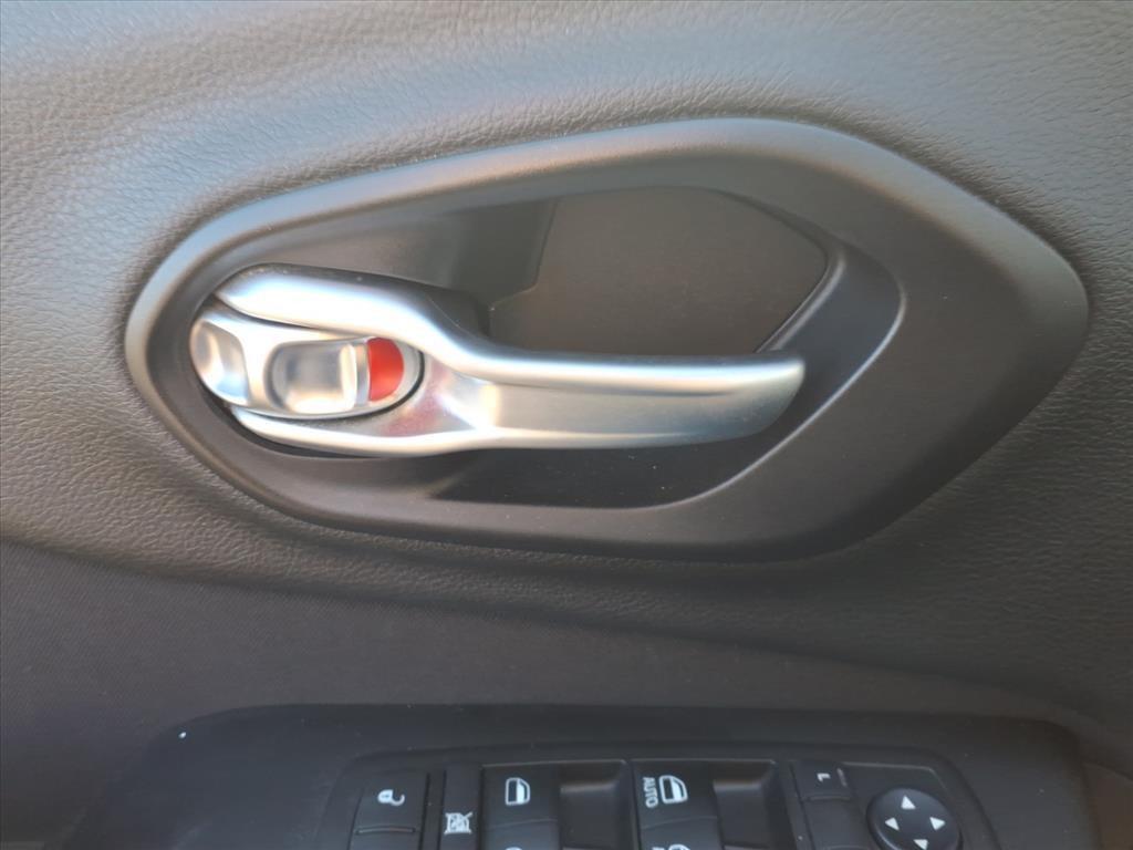 used 2014 Jeep Cherokee car, priced at $12,392