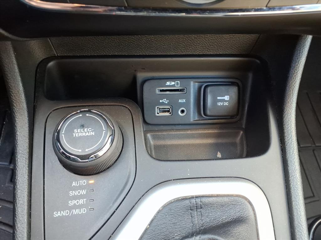 used 2014 Jeep Cherokee car, priced at $12,392