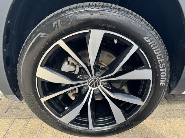 used 2024 Volkswagen Atlas car, priced at $42,995