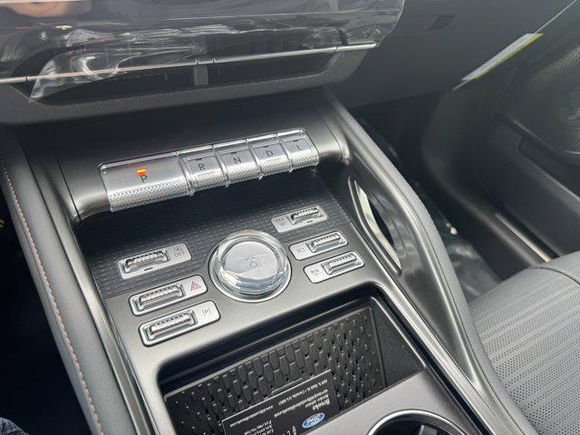 new 2025 Lincoln Nautilus car, priced at $69,895