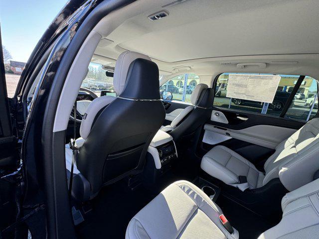new 2025 Lincoln Aviator car, priced at $67,320