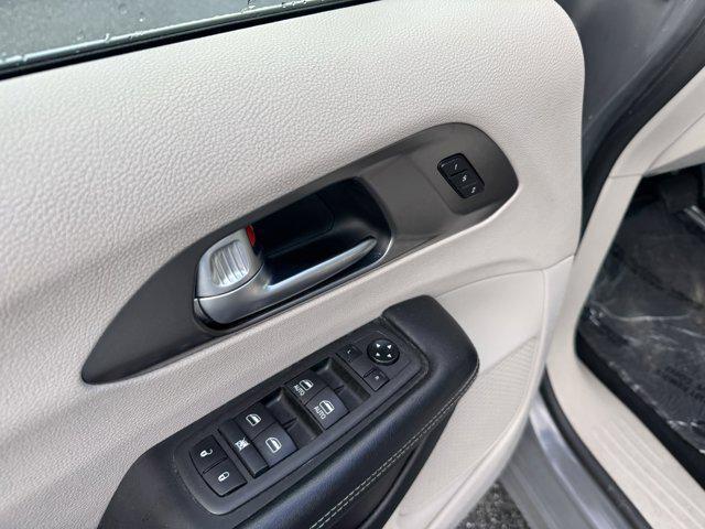 used 2021 Chrysler Pacifica car, priced at $19,995