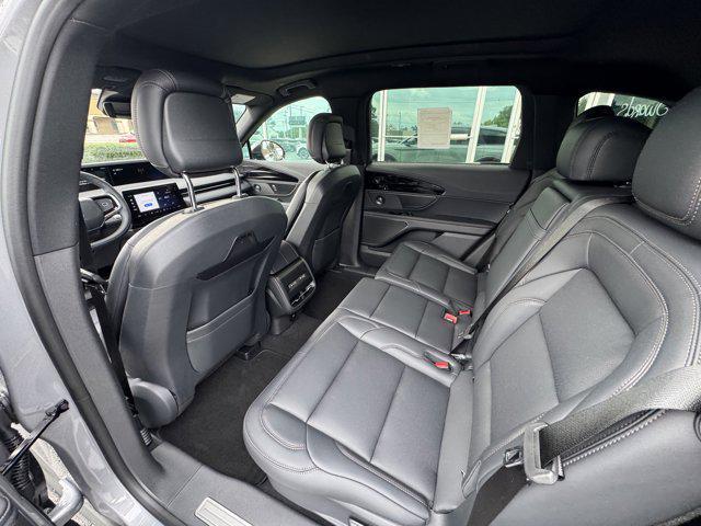 new 2025 Lincoln Nautilus car, priced at $63,070