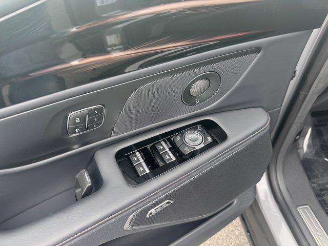 new 2025 Lincoln Nautilus car, priced at $63,070