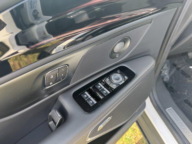 new 2025 Lincoln Nautilus car, priced at $60,955