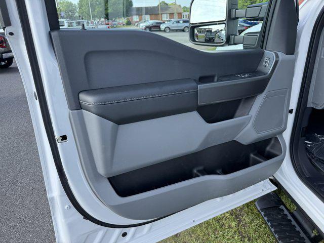 new 2025 Ford F-350 car, priced at $52,345
