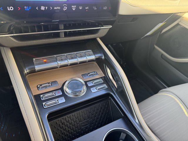new 2025 Lincoln Nautilus car, priced at $65,230