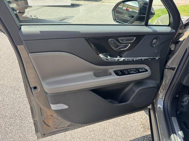 new 2025 Lincoln Corsair car