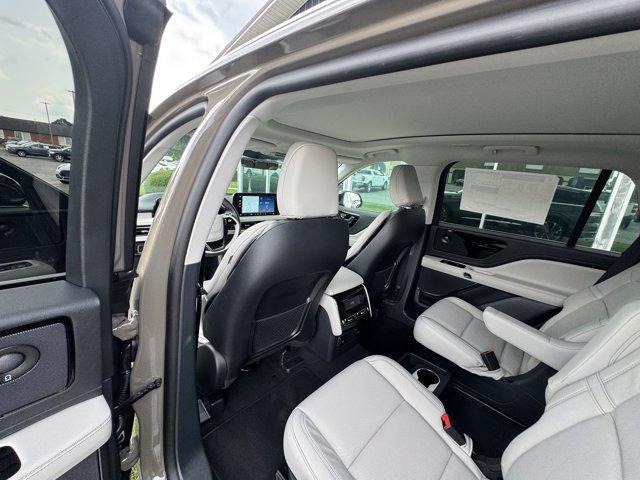 new 2025 Lincoln Aviator car