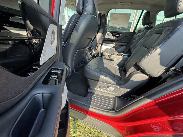 new 2025 Lincoln Aviator car, priced at $73,215