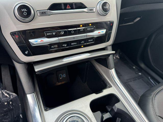 used 2024 Ford Explorer car, priced at $31,995