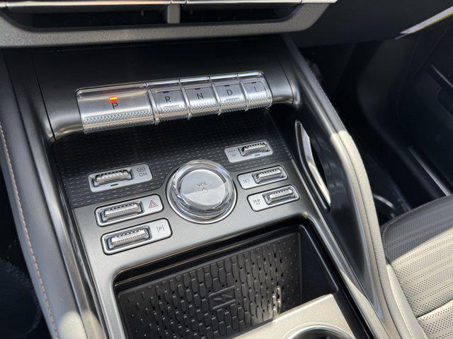 new 2025 Lincoln Nautilus car, priced at $60,599