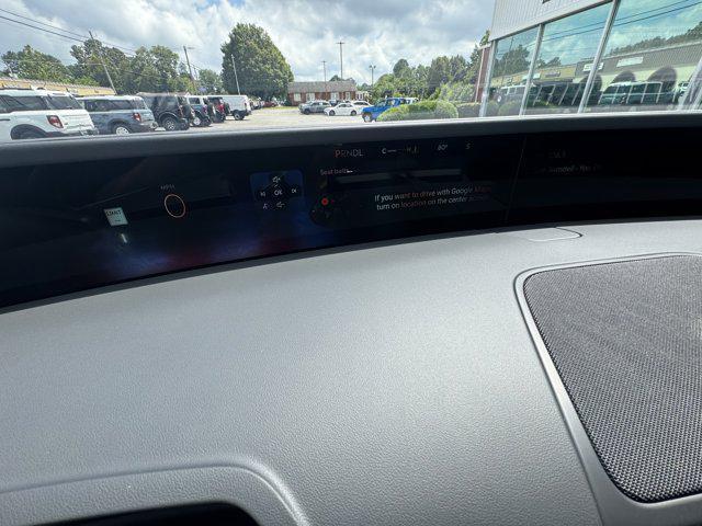 new 2025 Lincoln Nautilus car, priced at $62,275