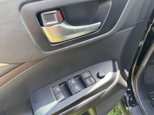 used 2019 Toyota Highlander car, priced at $27,995