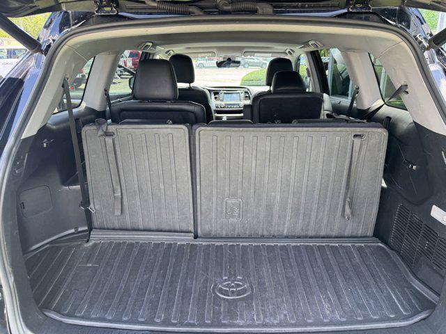 used 2019 Toyota Highlander car, priced at $27,995