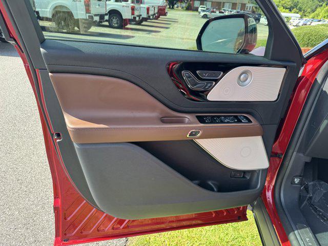 new 2025 Lincoln Aviator car, priced at $71,070