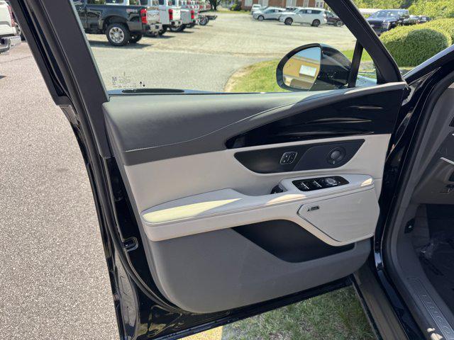 new 2025 Lincoln Nautilus car, priced at $53,270