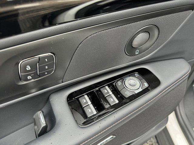 new 2025 Lincoln Nautilus car, priced at $61,232