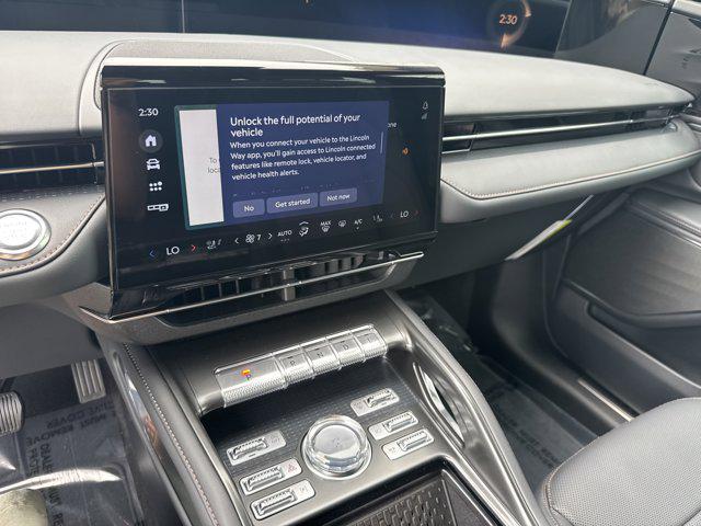 new 2025 Lincoln Nautilus car