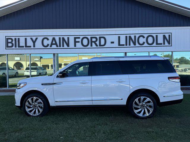 new 2024 Lincoln Navigator L car, priced at $93,600