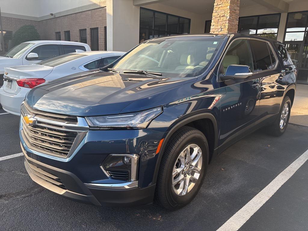 used 2023 Chevrolet Traverse car, priced at $33,998