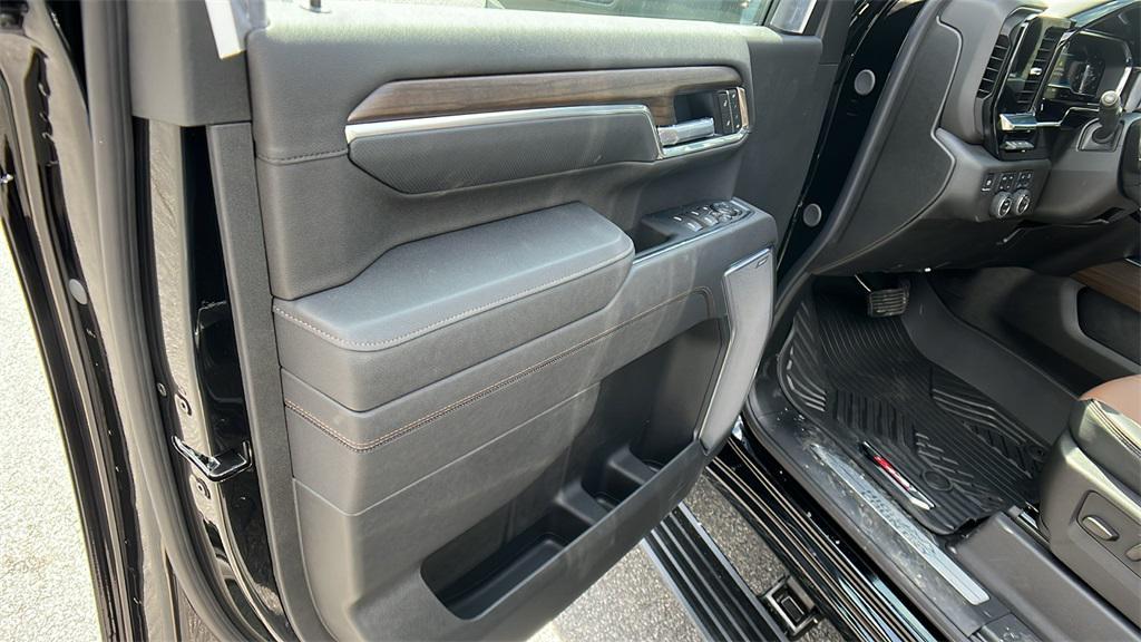 new 2025 Chevrolet Silverado 2500 car, priced at $81,056