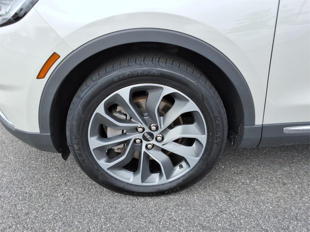 used 2022 Lincoln Nautilus car, priced at $35,596