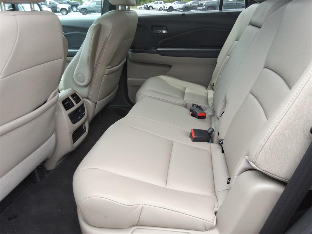 used 2021 Honda Pilot car, priced at $25,899