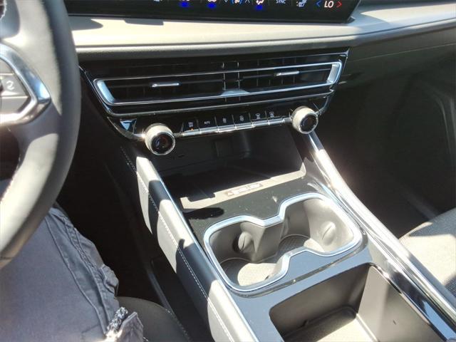 used 2025 Chevrolet Traverse car, priced at $41,777