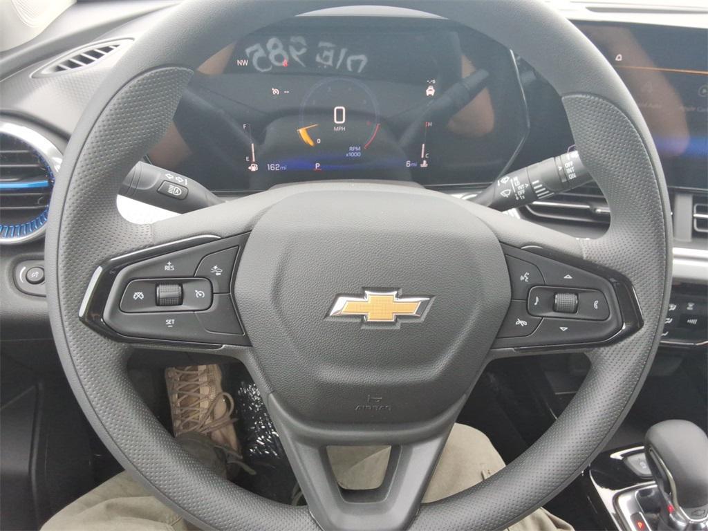 new 2025 Chevrolet Trax car, priced at $23,595