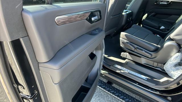 new 2025 Chevrolet Suburban car, priced at $77,625