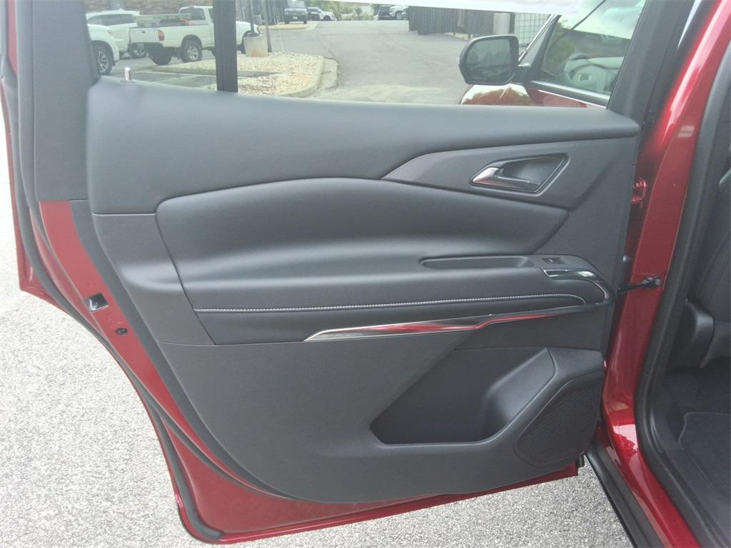 new 2026 Chevrolet Traverse car, priced at $43,021