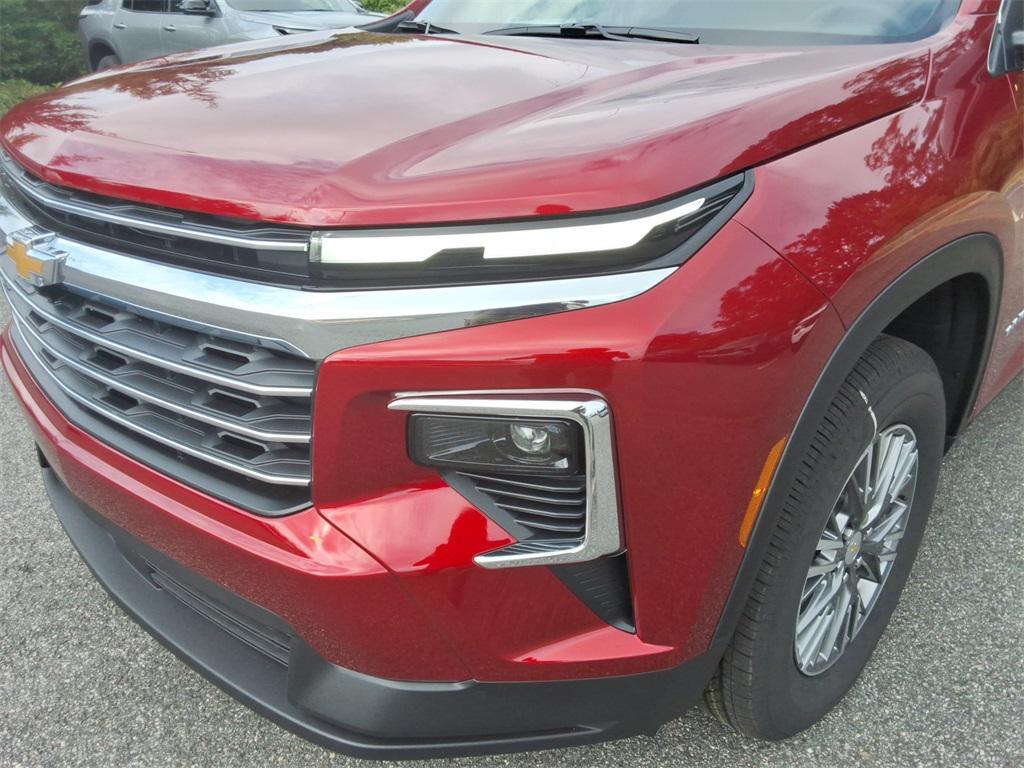 new 2026 Chevrolet Traverse car, priced at $43,021