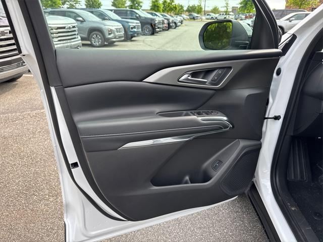 new 2025 Chevrolet Traverse car, priced at $40,933