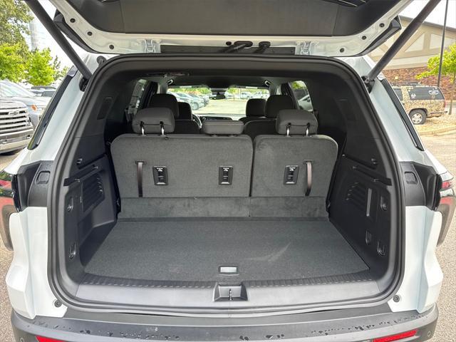 new 2025 Chevrolet Traverse car, priced at $40,933