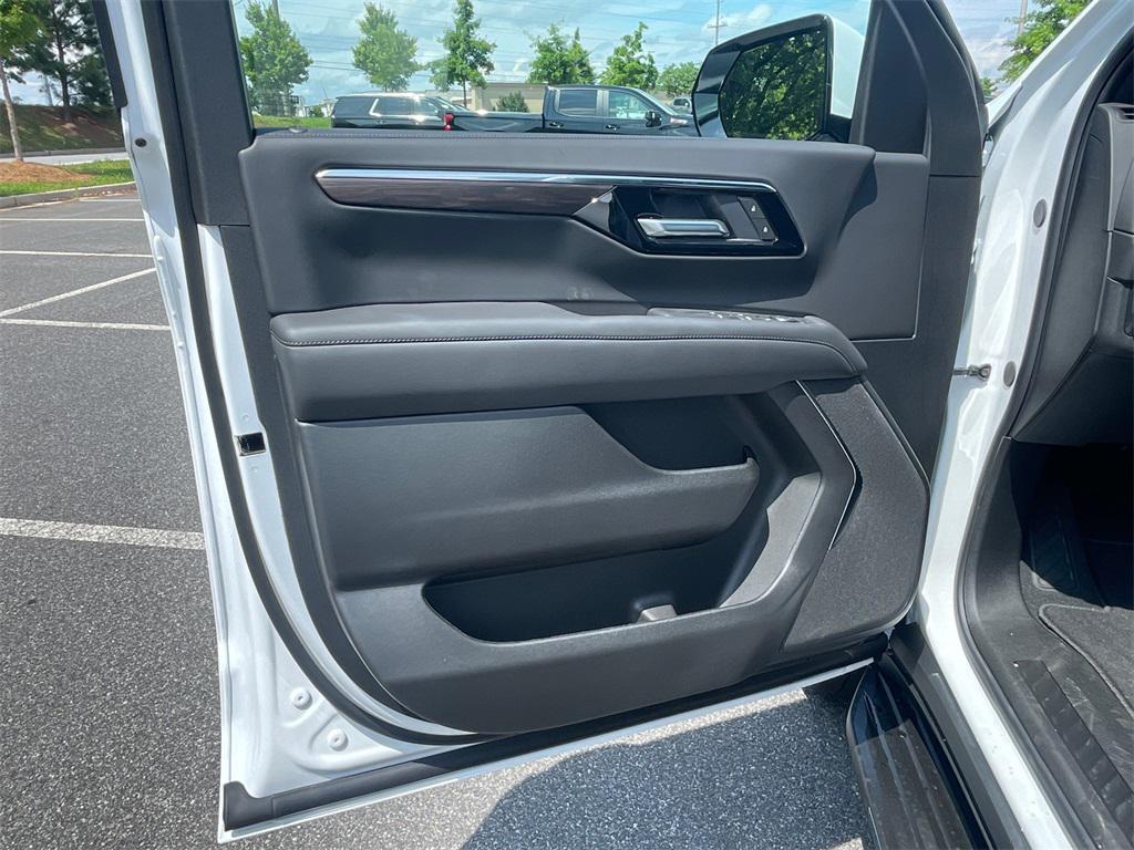 new 2025 Chevrolet Suburban car, priced at $60,877