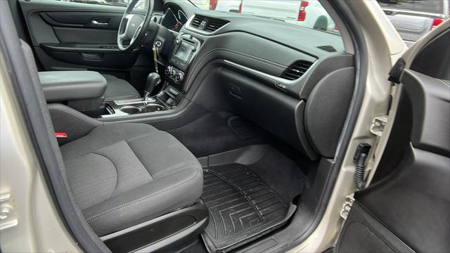 used 2015 Chevrolet Traverse car, priced at $13,000