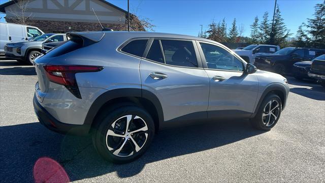 new 2025 Chevrolet Trax car, priced at $27,085