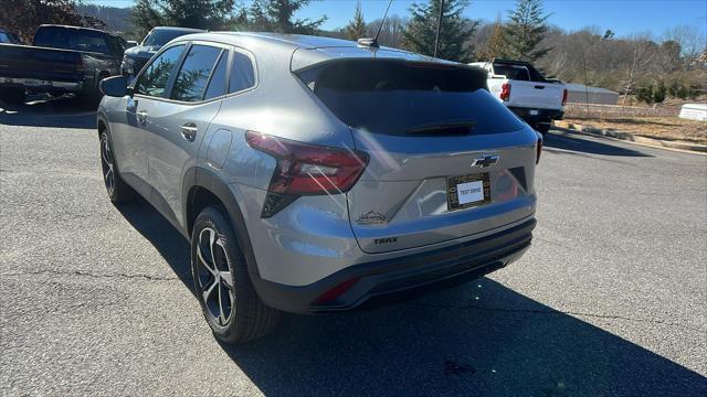 new 2025 Chevrolet Trax car, priced at $27,085