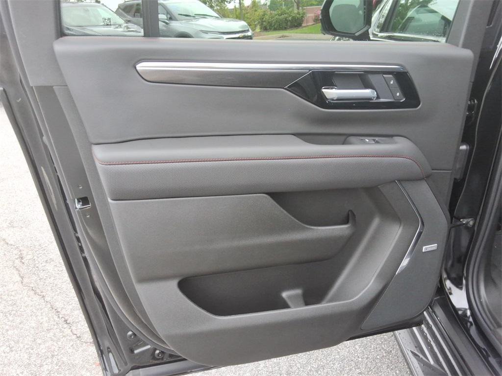 new 2025 Chevrolet Suburban car, priced at $79,930