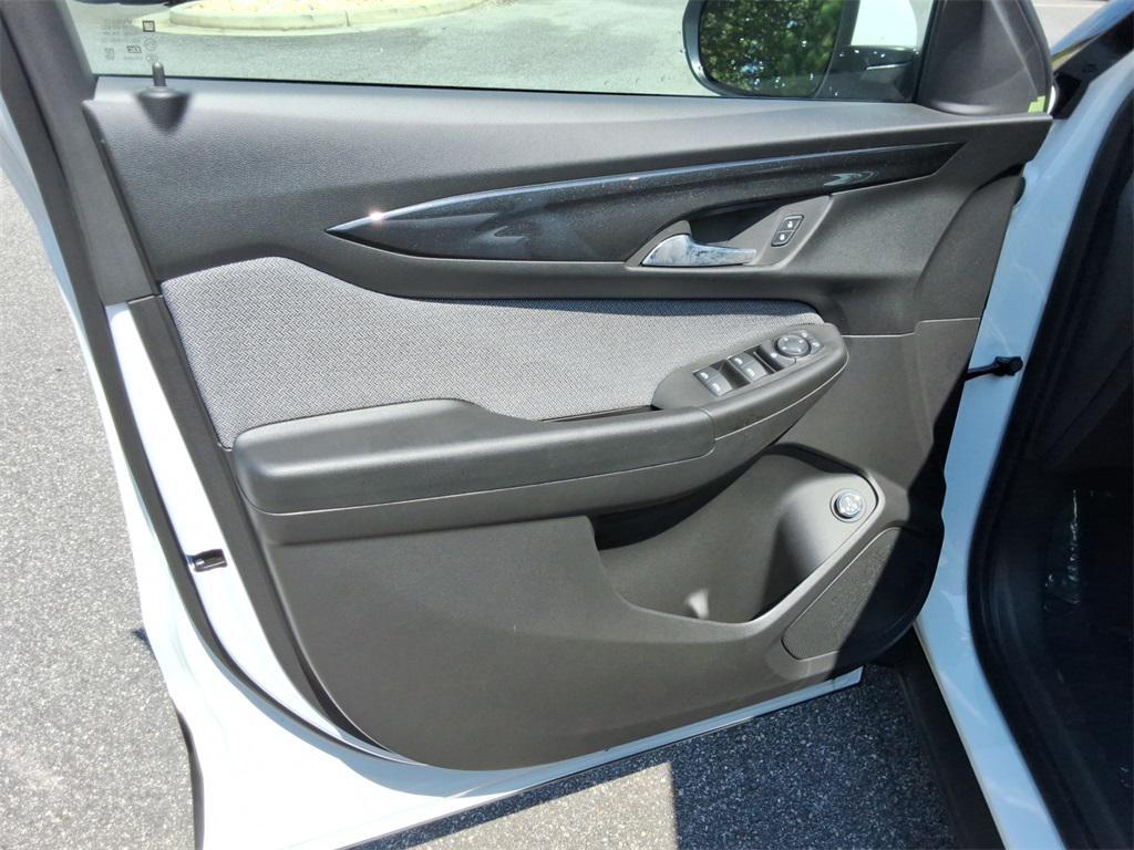 new 2025 Chevrolet TrailBlazer car, priced at $26,218